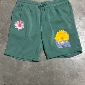 Graphic shorts